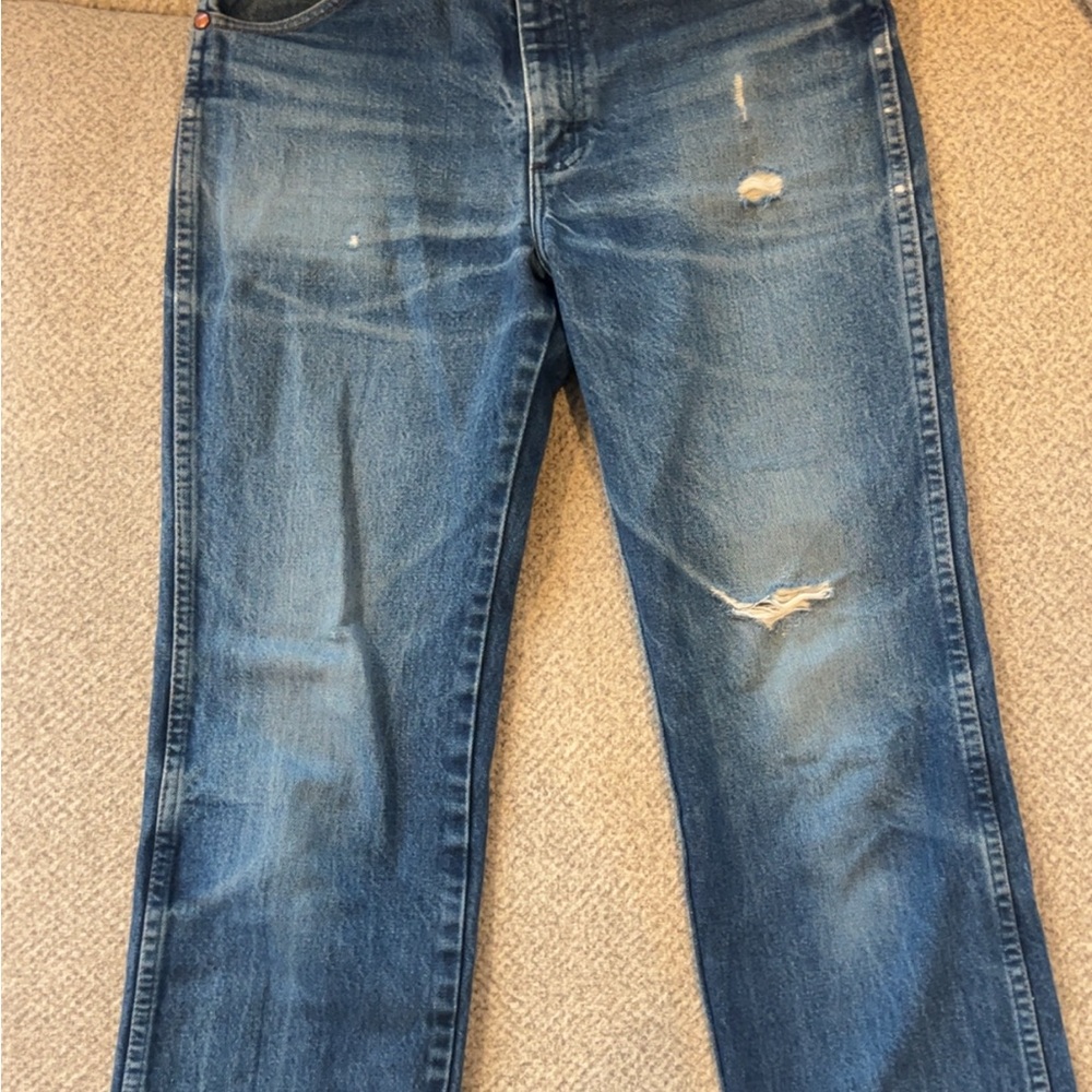 Men's / women’s wranglers Distressed Blue Jean